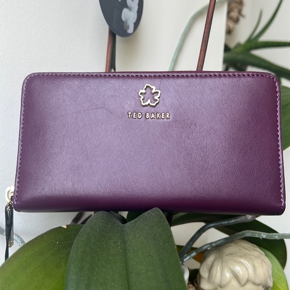 Ted Baker Handbags - Ted Baker Flower Eyelet Large Zip Wallet